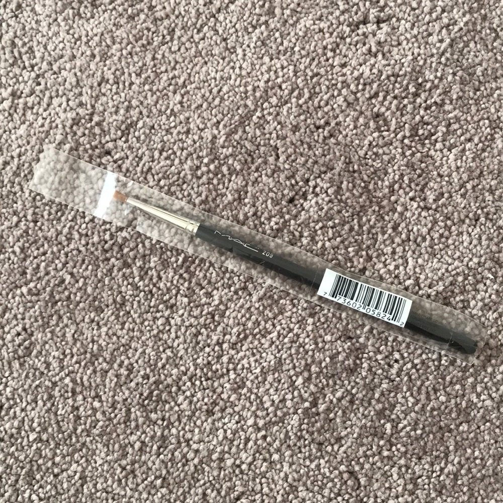 MAC 209 Brush